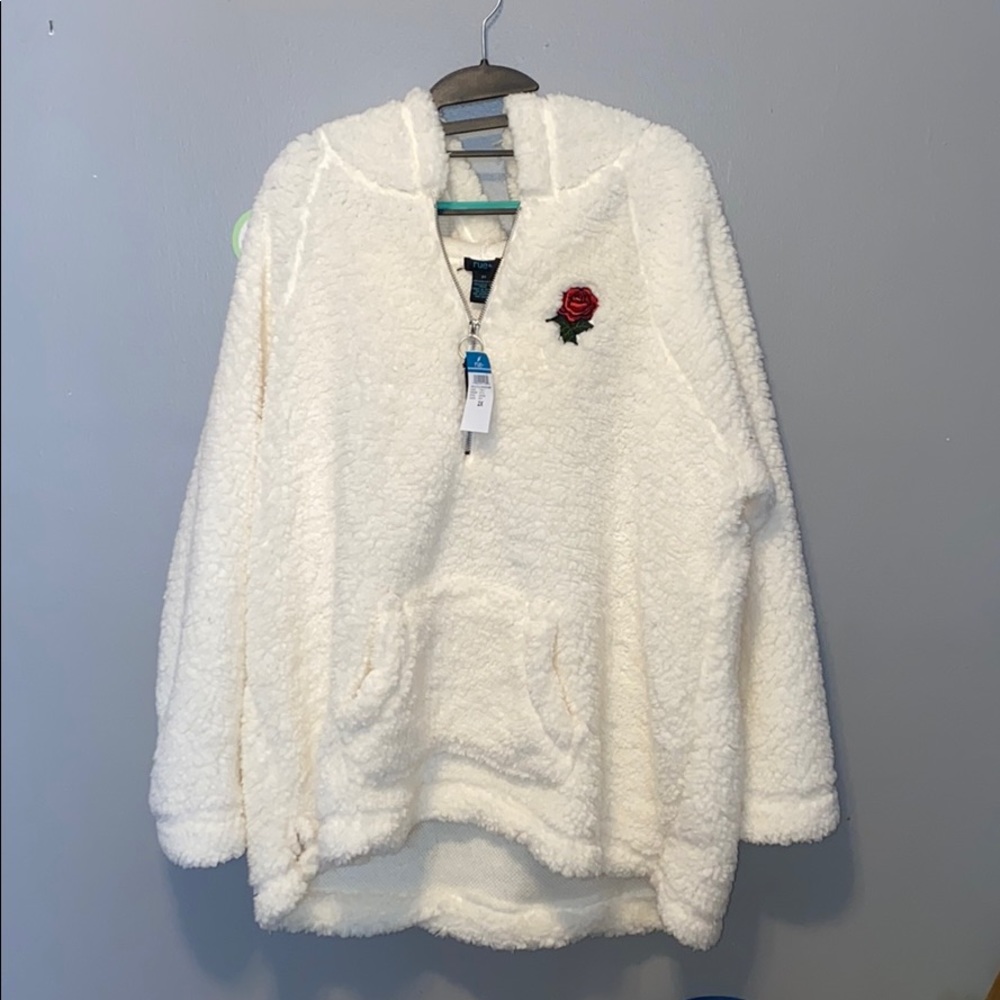 Rue+ white/ivory sherpa pull over hoodie